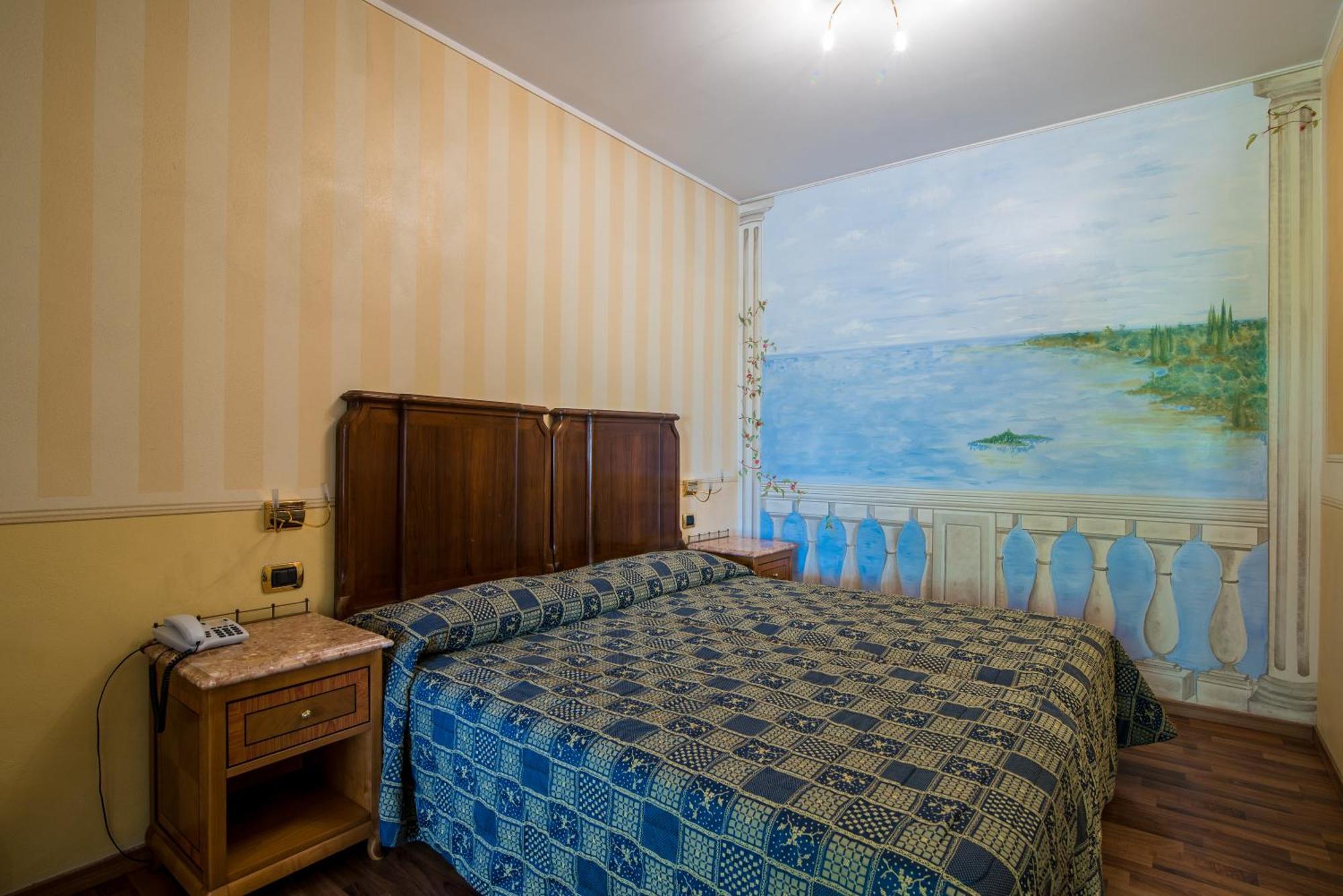 Hotel Porta Del Sole Сояно дел Лаго Екстериор снимка