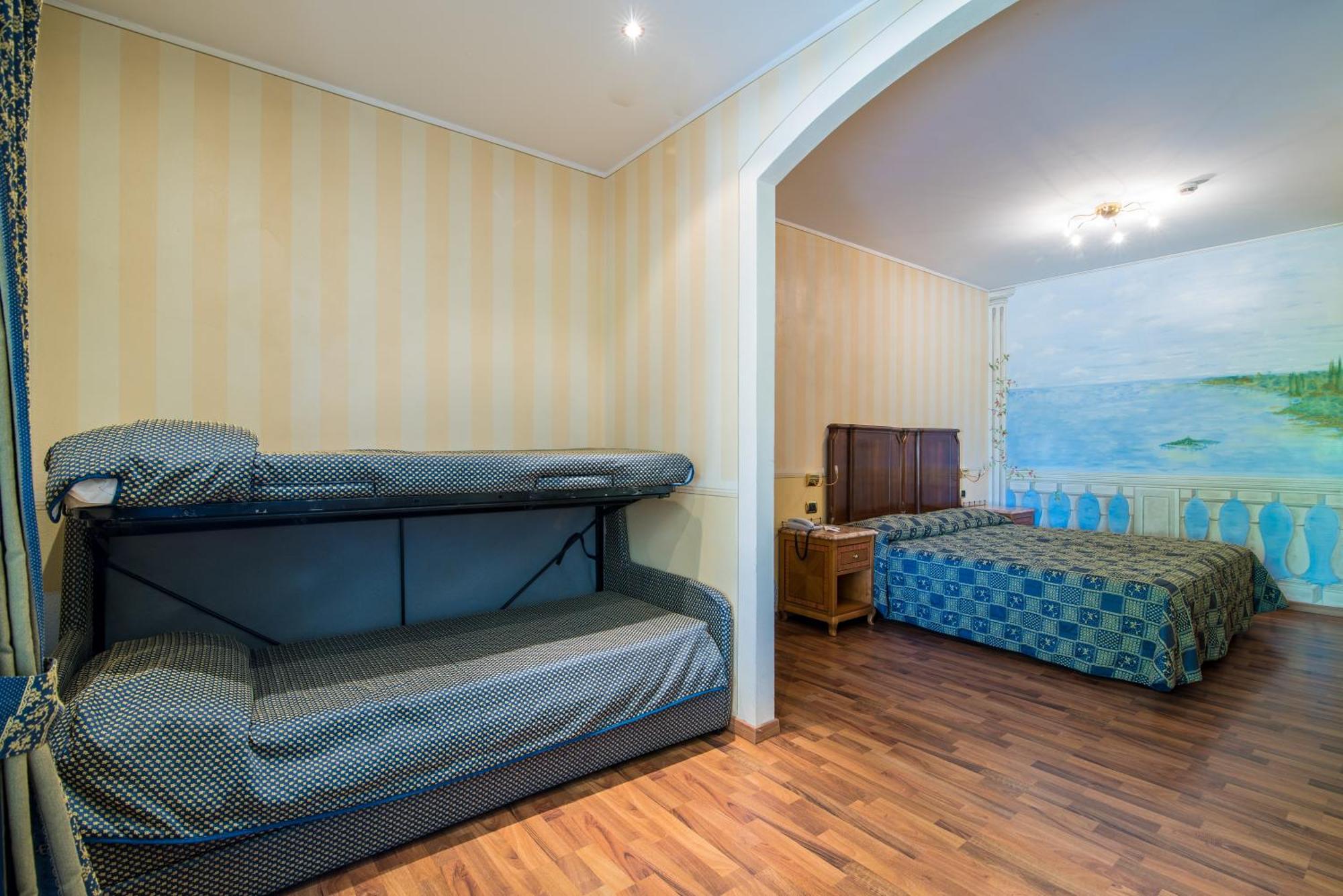 Hotel Porta Del Sole Сояно дел Лаго Екстериор снимка