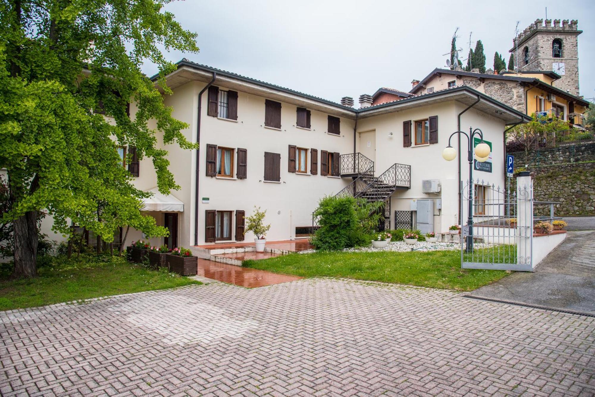 Hotel Porta Del Sole Сояно дел Лаго Екстериор снимка