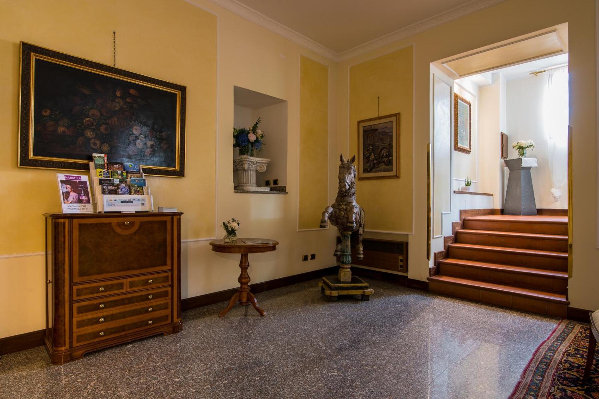 Hotel Porta Del Sole Сояно дел Лаго Екстериор снимка